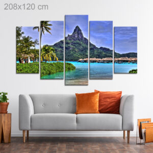 View of Mount Otemanu, Pacific ocean