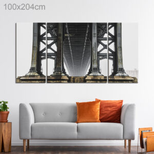 Under the Brooklyn bridge, USA