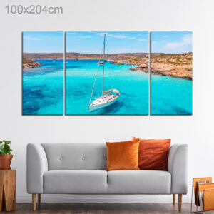 Yacht on the Blue Lagoon, Comino