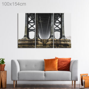 Under the Brooklyn bridge, USA