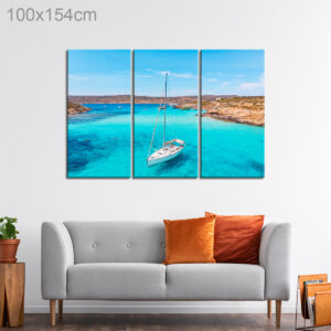 Yacht on the Blue Lagoon, Comino