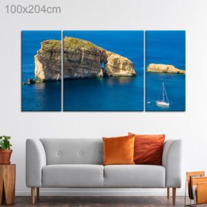 Hagret Il-General Rock in Dwejra, Gozo